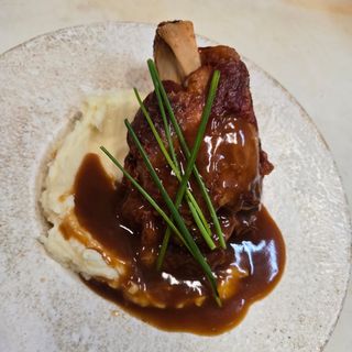 CIOLAN DE PORC CU PIURE DE CARTOFI