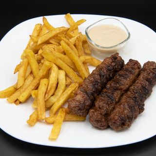 Meniu 3 mici  mari +cartofi prajiti si mustar