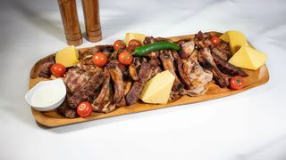 Platoul Ograda Berarului pentru 6-8 persoane