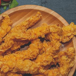 Meniu copii Șnițel de pui crispy + cartofi prăjiți/piure + sos pizza dulce