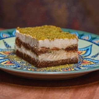 Tiramisu cu Fistic Verde