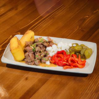 PASTRAMA DE OAIE CU MAMALIGUTA SI BRANZA FETA 500G