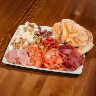 PLATOU SALAMURI SI BRANZETURI ITALIENESTI 2-3 PERSOANE 200/500G