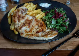 Piept pui la grill cu cartofi