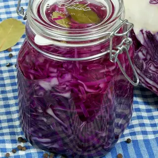 Salata de varza rosie
