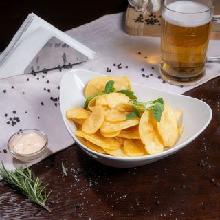 Chipsuri de casă cu sosul casei