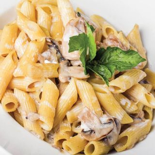 Penne cu ciuperci in sos alb