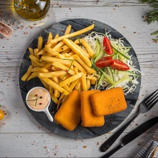 Cascaval vegetal pane cu cartofi pai si sos sweet chilli