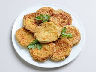 Dovlecel pane cu cartofi pai