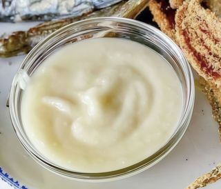 Sos de maioneză cu usturoi