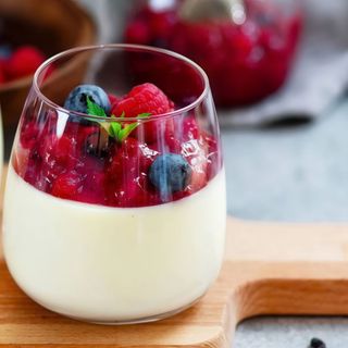 Panna Cotta cu fructe de pădure