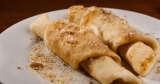 Clatite cu miere si nuca