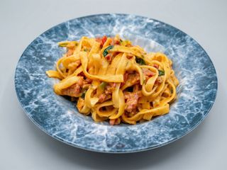 Paste cu piept de pui si pancetta