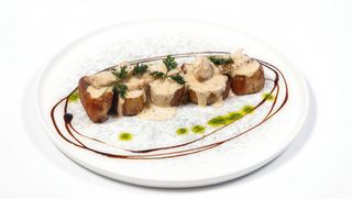 Muschiulet de porc cu sos de hribi