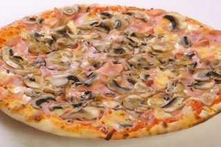 Pizza Prosciutto e Funghi