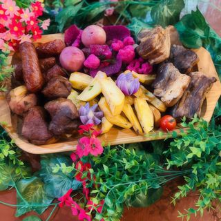 Platou cald tradițional cu garnita