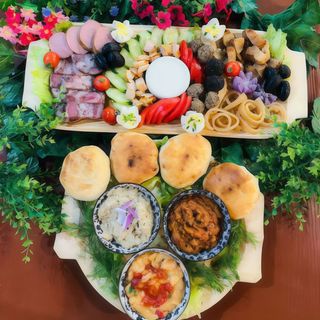 Platou aperitiv traditional 4 pers.