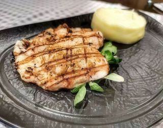 Piept de pui la gratar