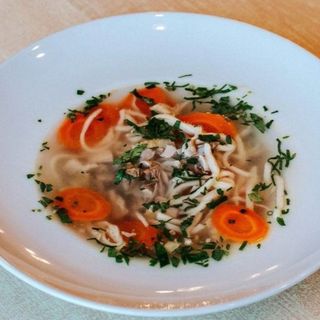 Supă de pui cu tăiței de casă