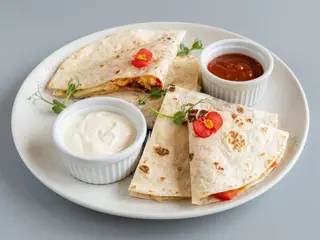 Quesadilla cu piept de pui