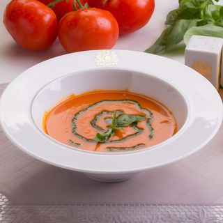 Supă cremă de roșii cu pesto de busuioc 350ml