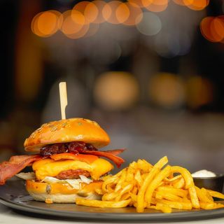 C House burger 550g