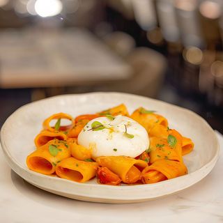 Paccheri cu Burrata, roșii cherry și busuioc 400g