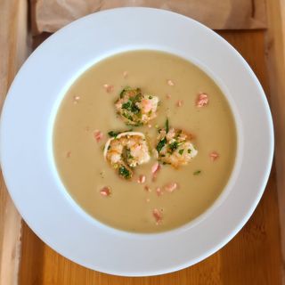 Cremă de țelină cu creveți și ghimbir murat