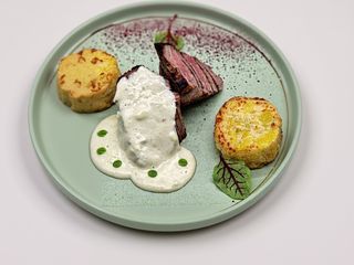 MUSCHI DE VITA CU SOS GORGONZOLA