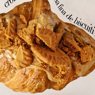 Croissant cu biscuiți lotus