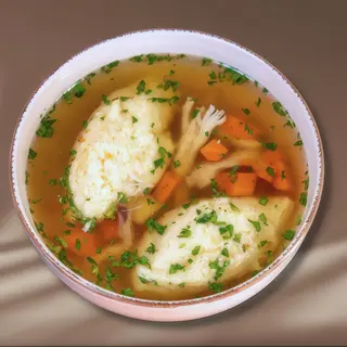 Supă de pui cu găluște