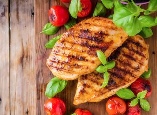 piept de pui la gratar