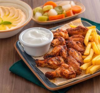 Aripioare cu garnitura la alegere