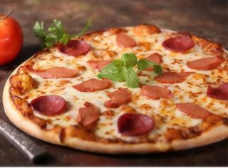 Placinta cu cascaval si sujuk