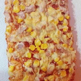 Pizza cu sunca si porumb