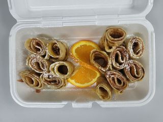 Clatite cu dulceata de prune 