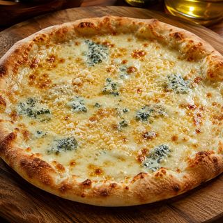 Pizza Quattro Formaggi uriasa
