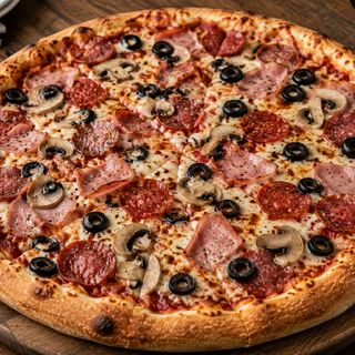 Pizza Quattro Stagioni uriasa