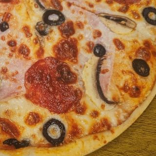 Pizza Capriccioasa Ø50 cm