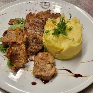 Muschiulet de porc cu bacon, piure