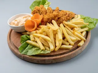 Crispy, cartofi pai, sos