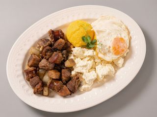 Tochitura "La crama" cu mamaliguta