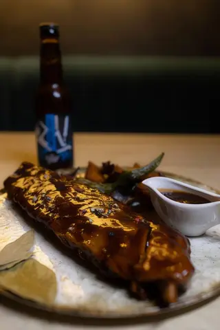 Scarita de porc cu sos barbeque