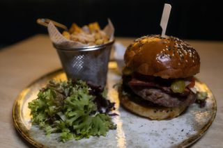 Angus Homemade burger