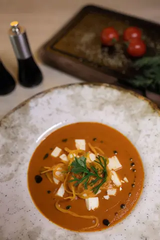 Supa crema de rosii  cu branza 