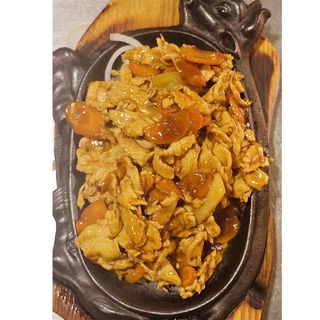 Pui cu legume pe placa incinsa