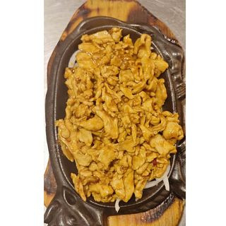 Pui picant dulce si acru pe placa incinsa