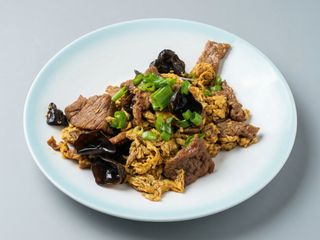 Carne de vita cu urechi de lemn