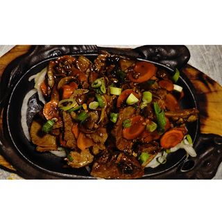 Rata cu legume pe placa incinsa