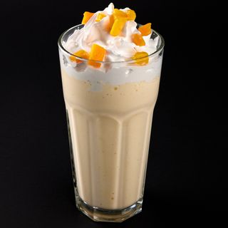 Milkshake cu inghetata de vanilie si mango